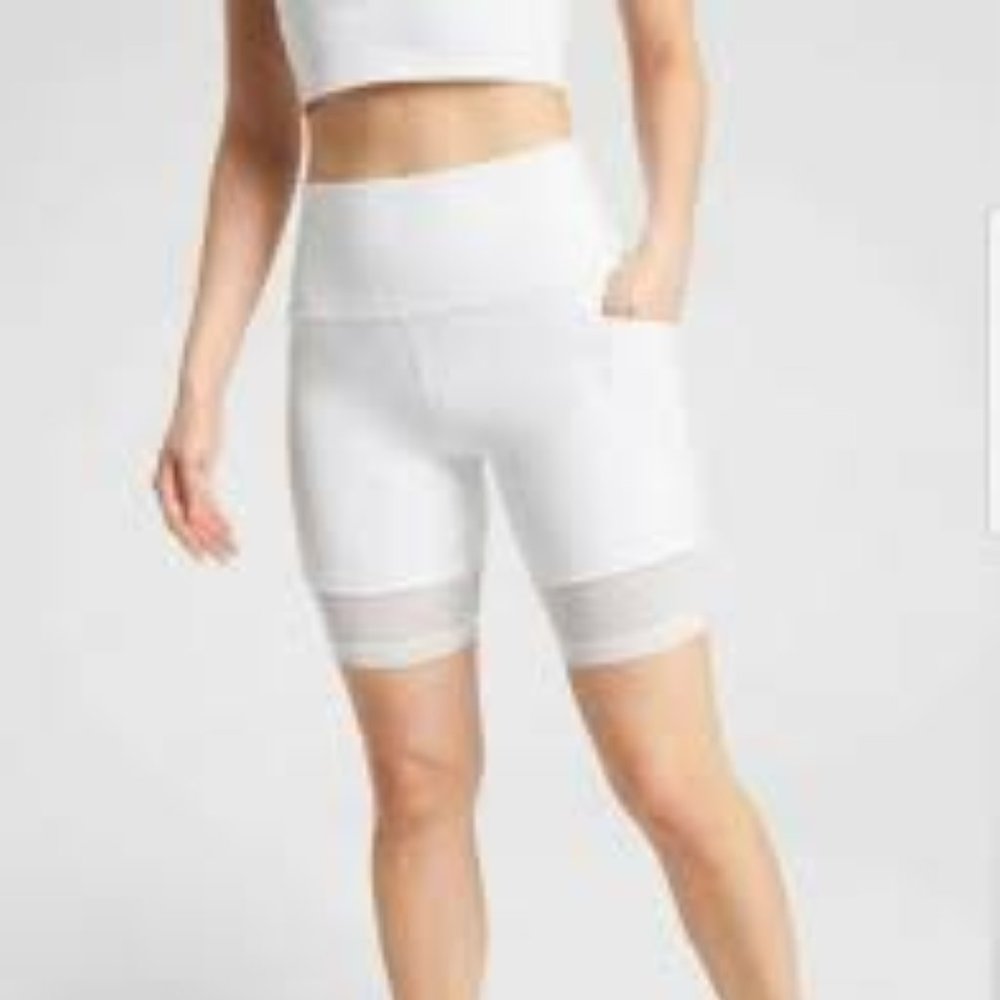 Athleta Mesh Me Up 8" Short